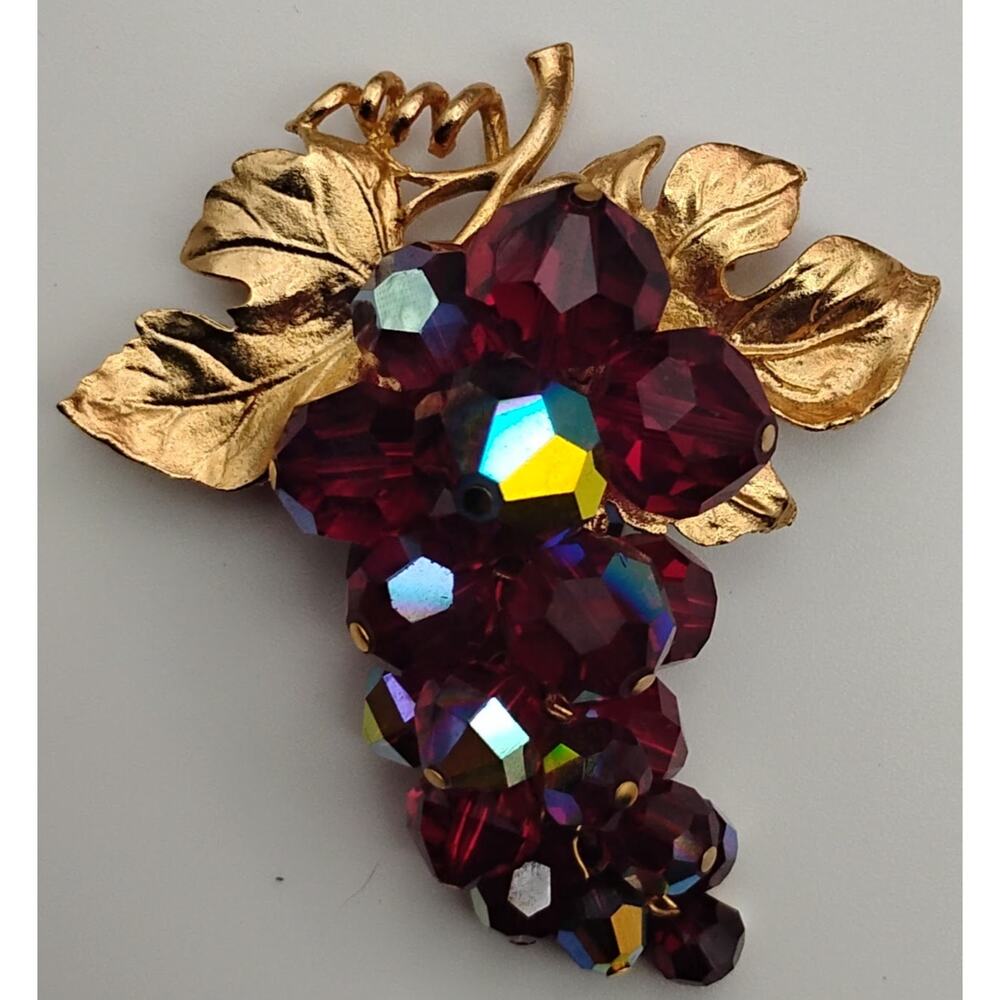 Vintage Red Crystal Grape Cluster Brooch Gold Tone Leaf Pin
